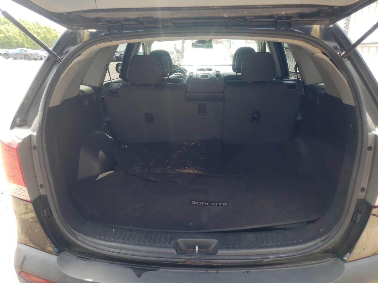 Photo 19 from auction – 2011 KIA SORENTO BA with VIN 5XYKT3A10BG076193