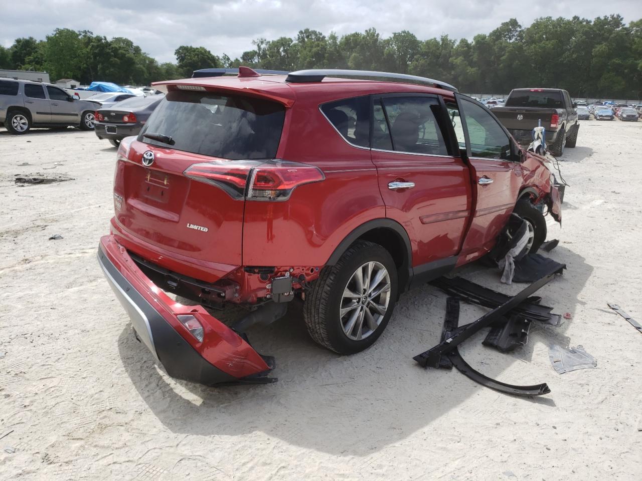 Photo 4 from auction – 2017 TOYOTA RAV4 LIMIT with VIN 2T3YFREV2HW378340