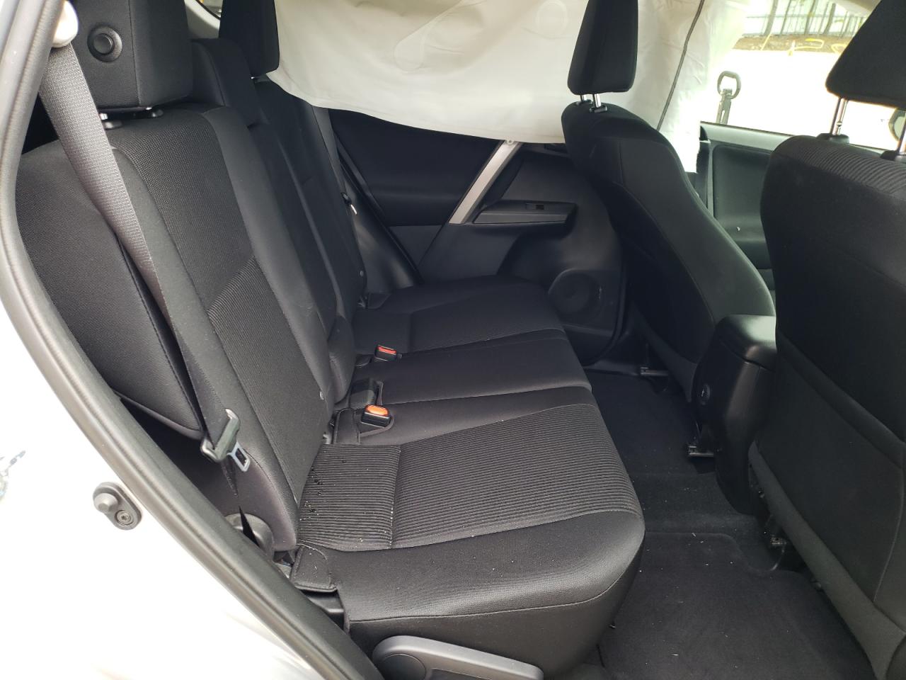 Photo 6 from auction – 2017 TOYOTA RAV4 LE with VIN 2T3BFREV4HW642275