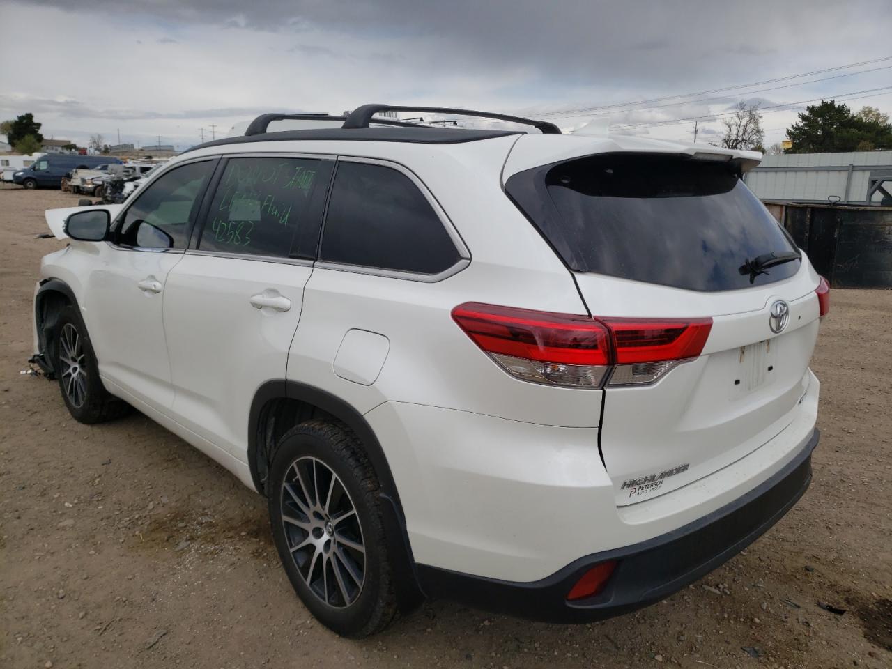 Photo 3 from auction – 2017 TOYOTA HIGHLANDER with VIN 5TDJZRFH0HS466032