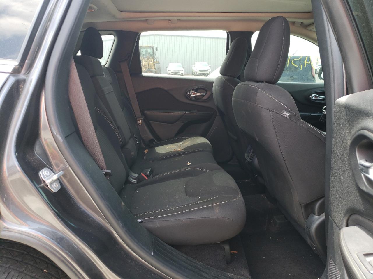 Photo 6 from auction – 2017 JEEP CHEROKEE L with VIN 1C4PJMCSXHW563940