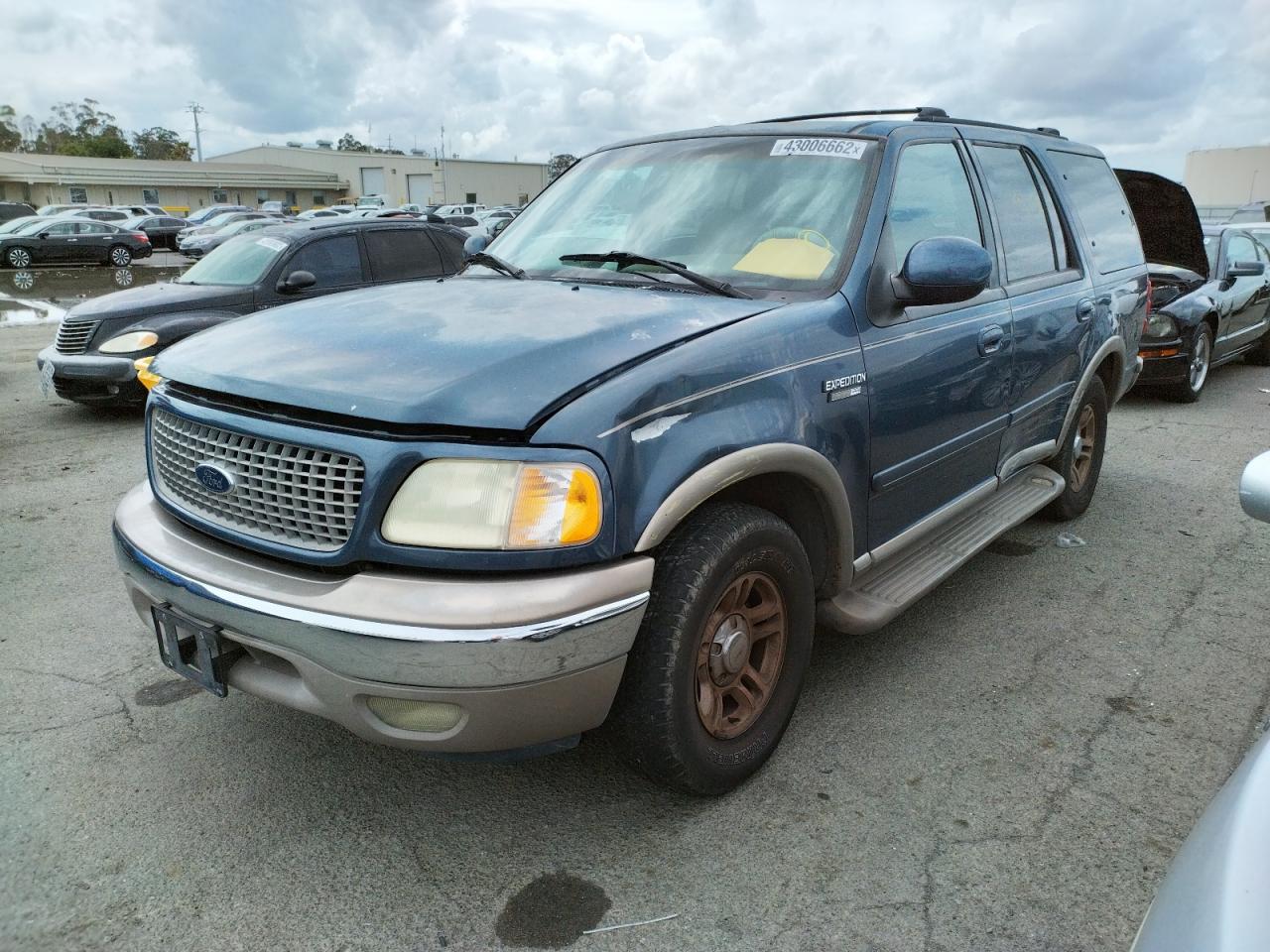 Photo 2 from auction – 2002 FORD EXPEDITION with VIN 1FMRU17WX2LA71232