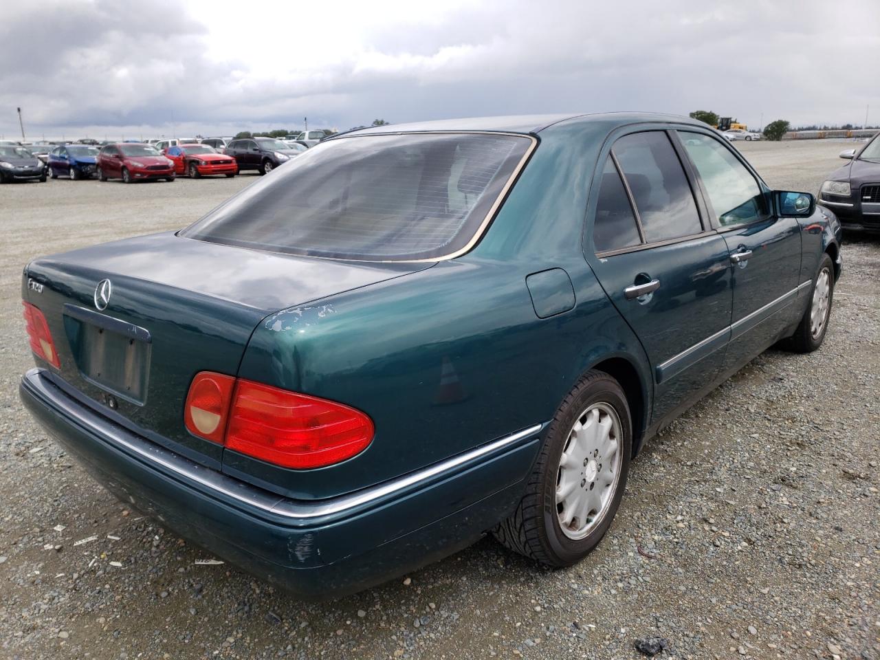 Photo 4 from auction – 1997 MERCEDES-BENZ E 320 with VIN WDBJF55F3VA408344