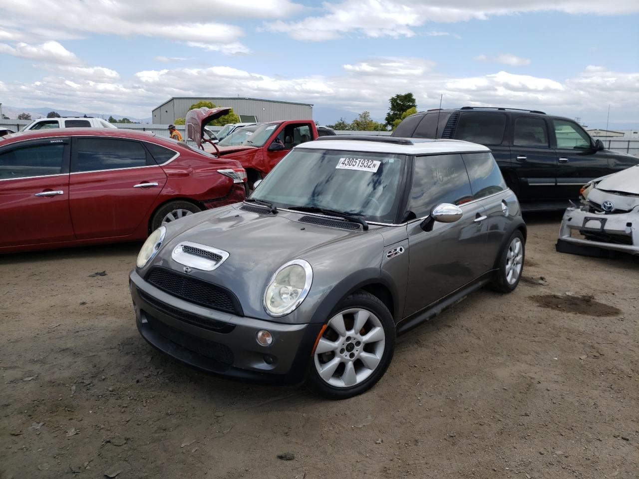 Photo 2 from auction – 2002 MINI COOPER S with VIN WMWRE33422TD53480