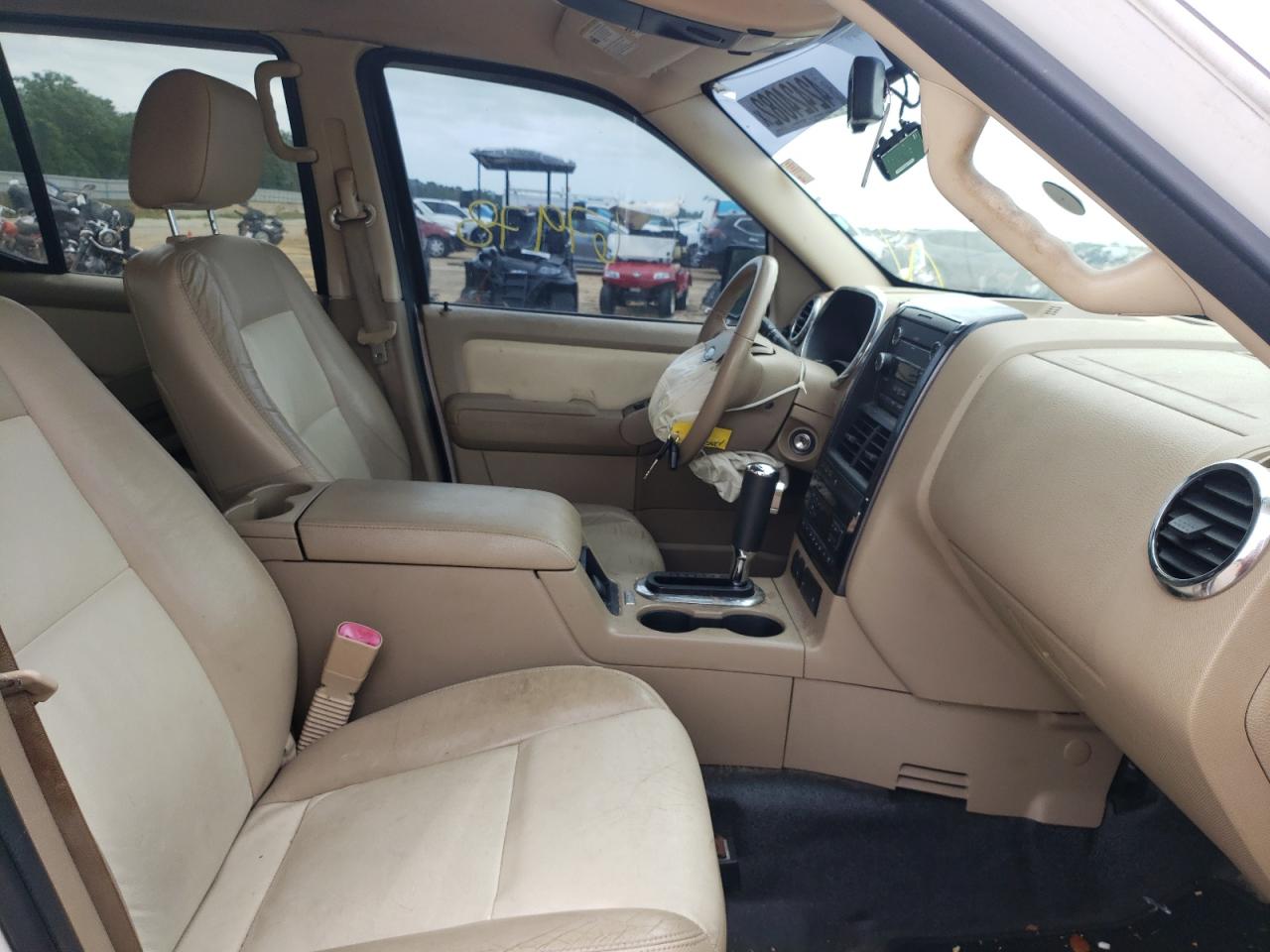 Photo 5 from auction – 2008 FORD EXPLORER S with VIN 1FMEU33E48UA48166