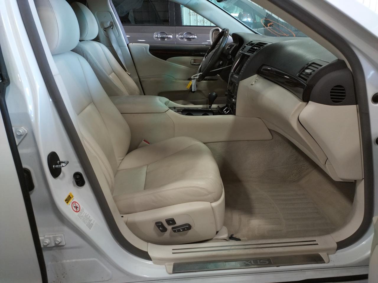 Photo 5 from auction – 2007 LEXUS LS 460 with VIN JTHBL46F875011164