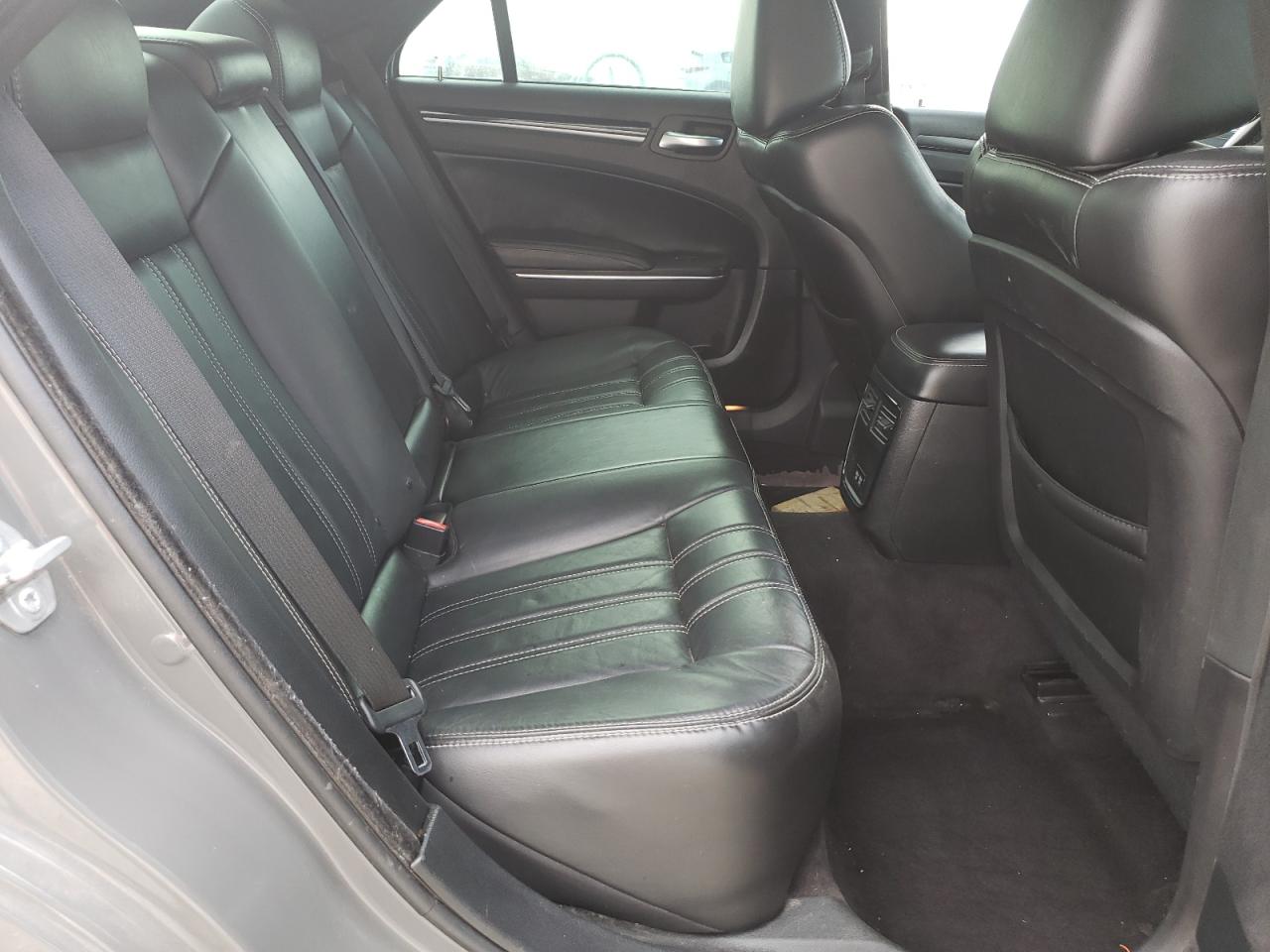 Photo 6 from auction – 2018 CHRYSLER 300 S with VIN 2C3CCAGG6JH202016