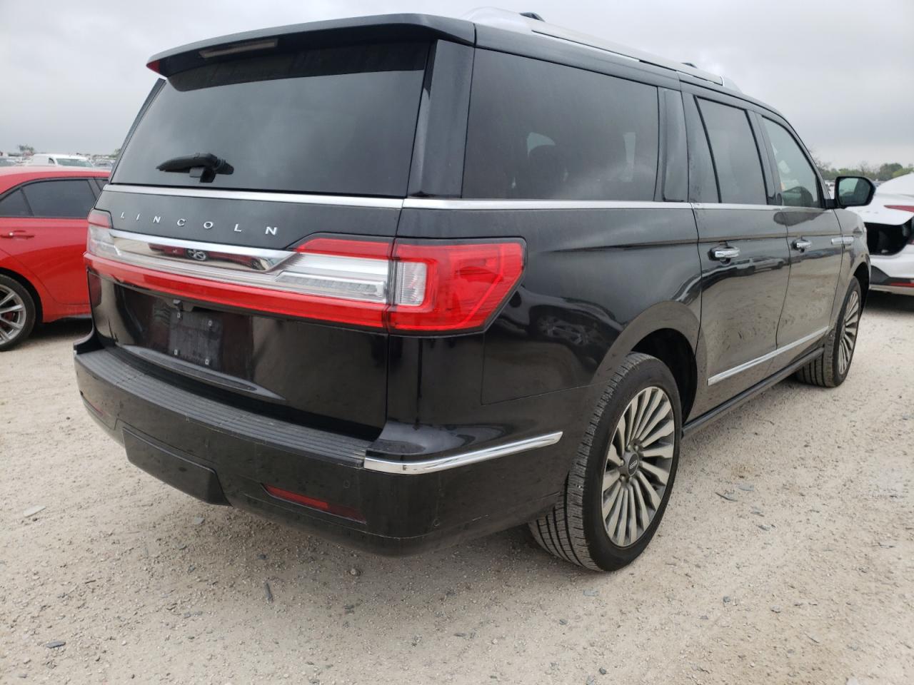 Photo 4 from auction – 2019 LINCOLN NAVIGATOR with VIN 5LMJJ3LT7KEL05373