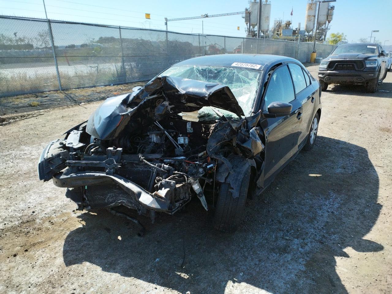 Photo 2 from auction – 2014 VOLKSWAGEN JETTA BASE with VIN 3VW2K7AJXEM369971