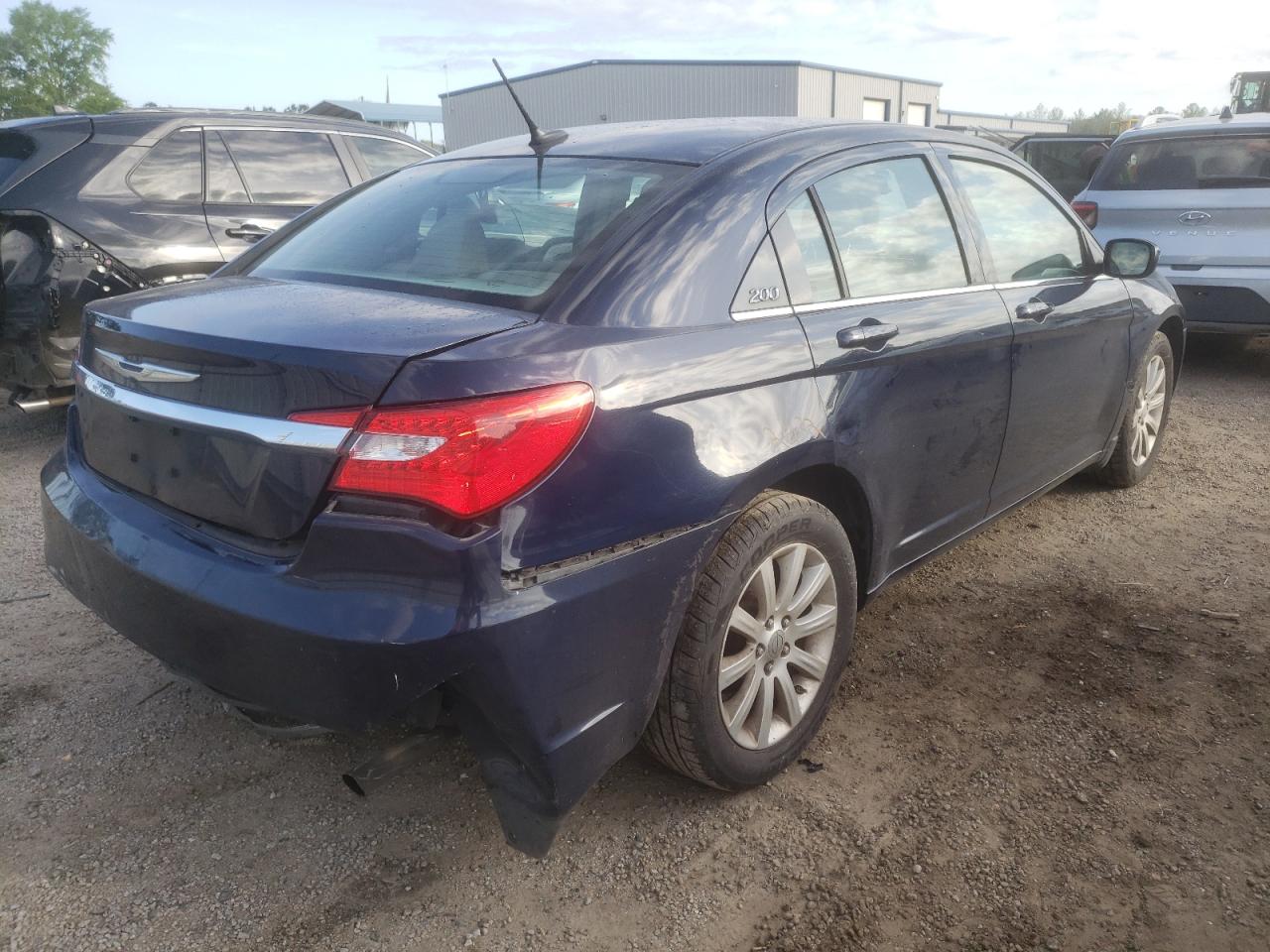 Photo 4 from auction – 2013 CHRYSLER 200 with VIN 1C3CCBBB0DN727196