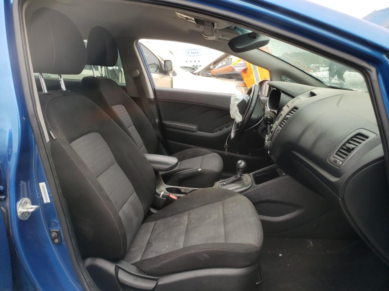 Photo 5 from auction – 2015 KIA FORTE EX with VIN KNAFX4A80F5320946