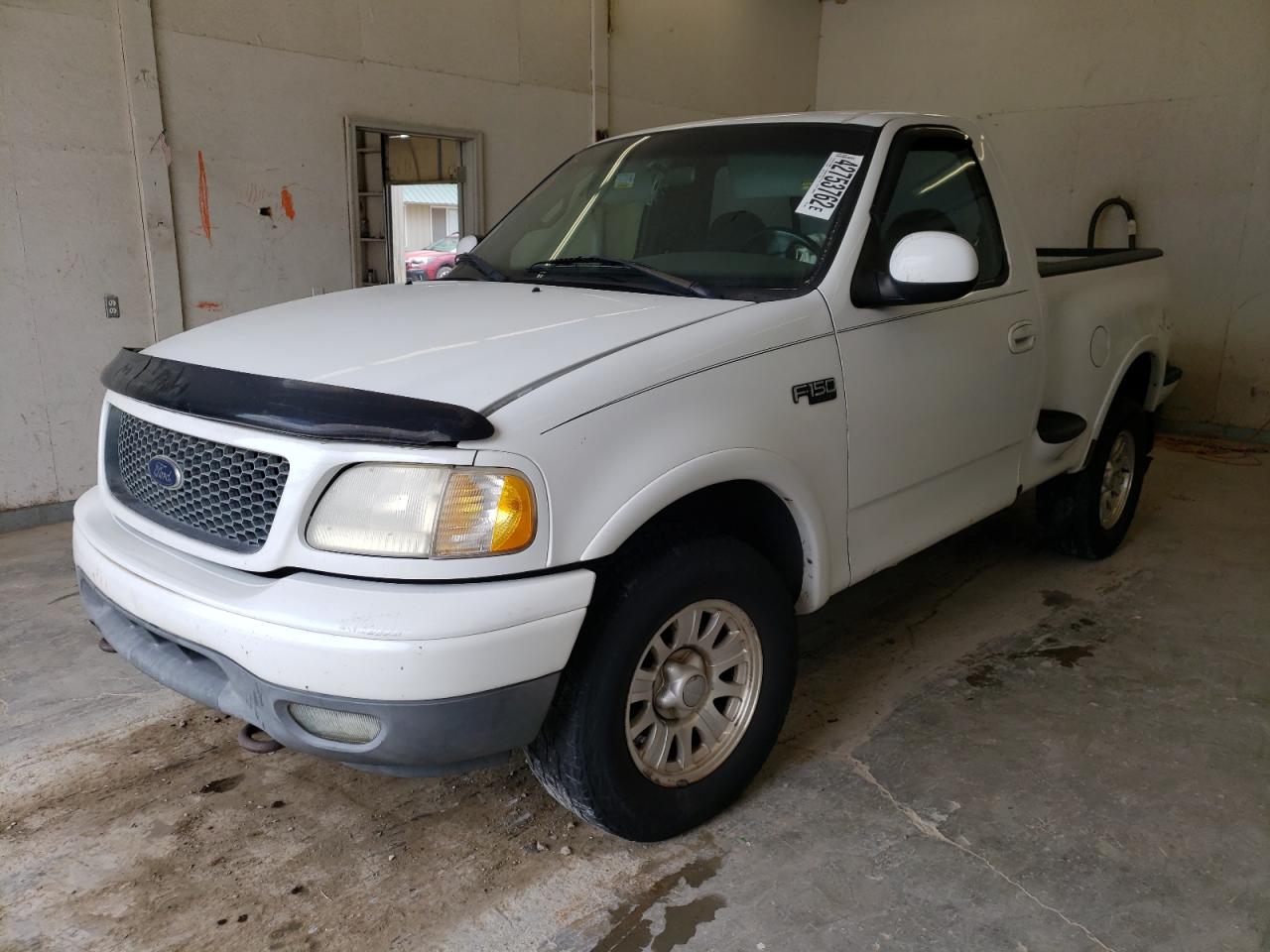 Photo 2 from auction – 2001 FORD F150 with VIN 2FTZF082X1CA19001