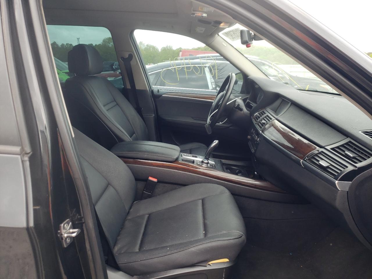 Photo 5 from auction – 2010 BMW X5 XDRIVE3 with VIN 5UXFE4C58AL380195