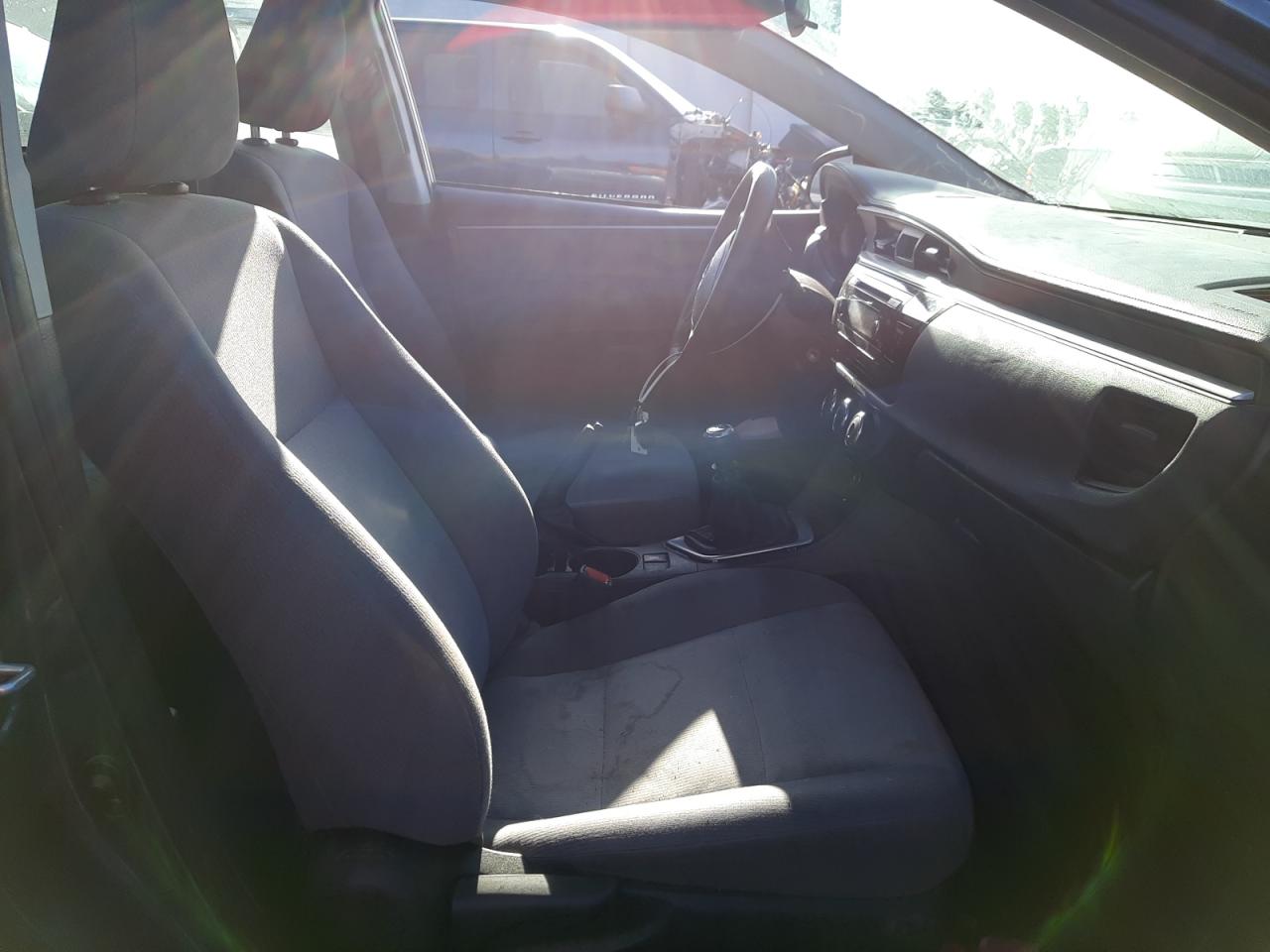 Photo 5 from auction – 2015 TOYOTA COROLLA L with VIN 2T1BURHE5FC247112