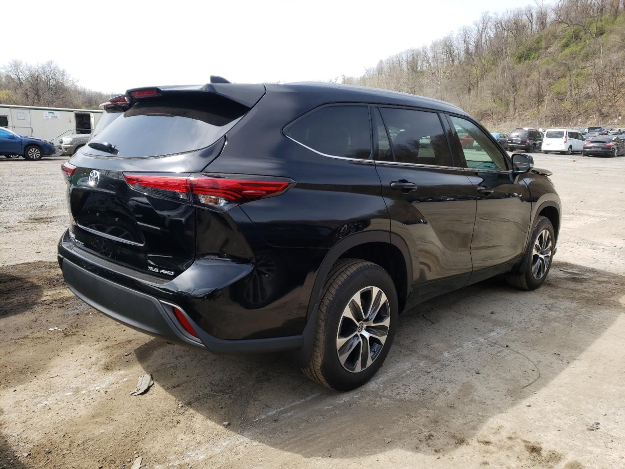 Photo 4 from auction – 2022 TOYOTA HIGHLANDER with VIN 5TDGZRBH6NS178186