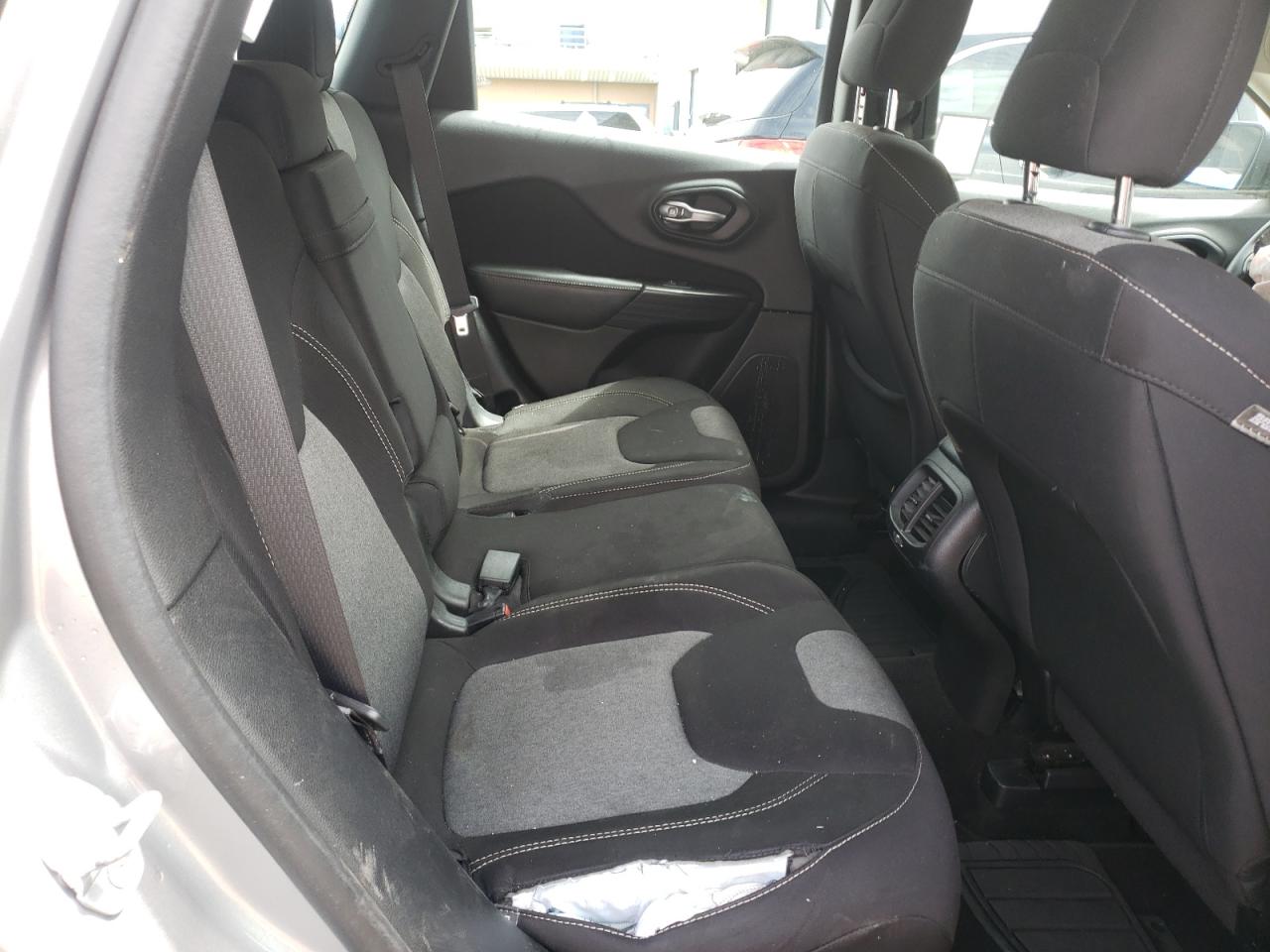 Photo 6 from auction – 2015 JEEP CHEROKEE S with VIN 1C4PJLAB7FW723010