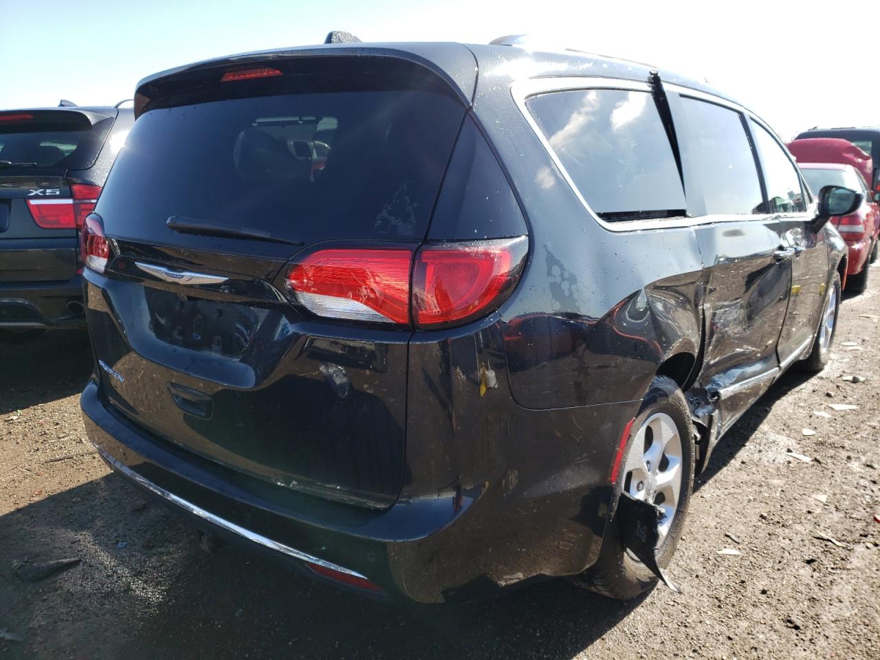 Photo 4 from auction – 2017 CHRYSLER PACIFICA T with VIN 2C4RC1EG4HR804684