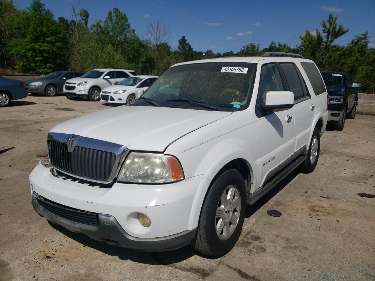 Photo 2 from auction – 2003 LINCOLN NAVIGATOR with VIN 5LMFU27R43LJ25464