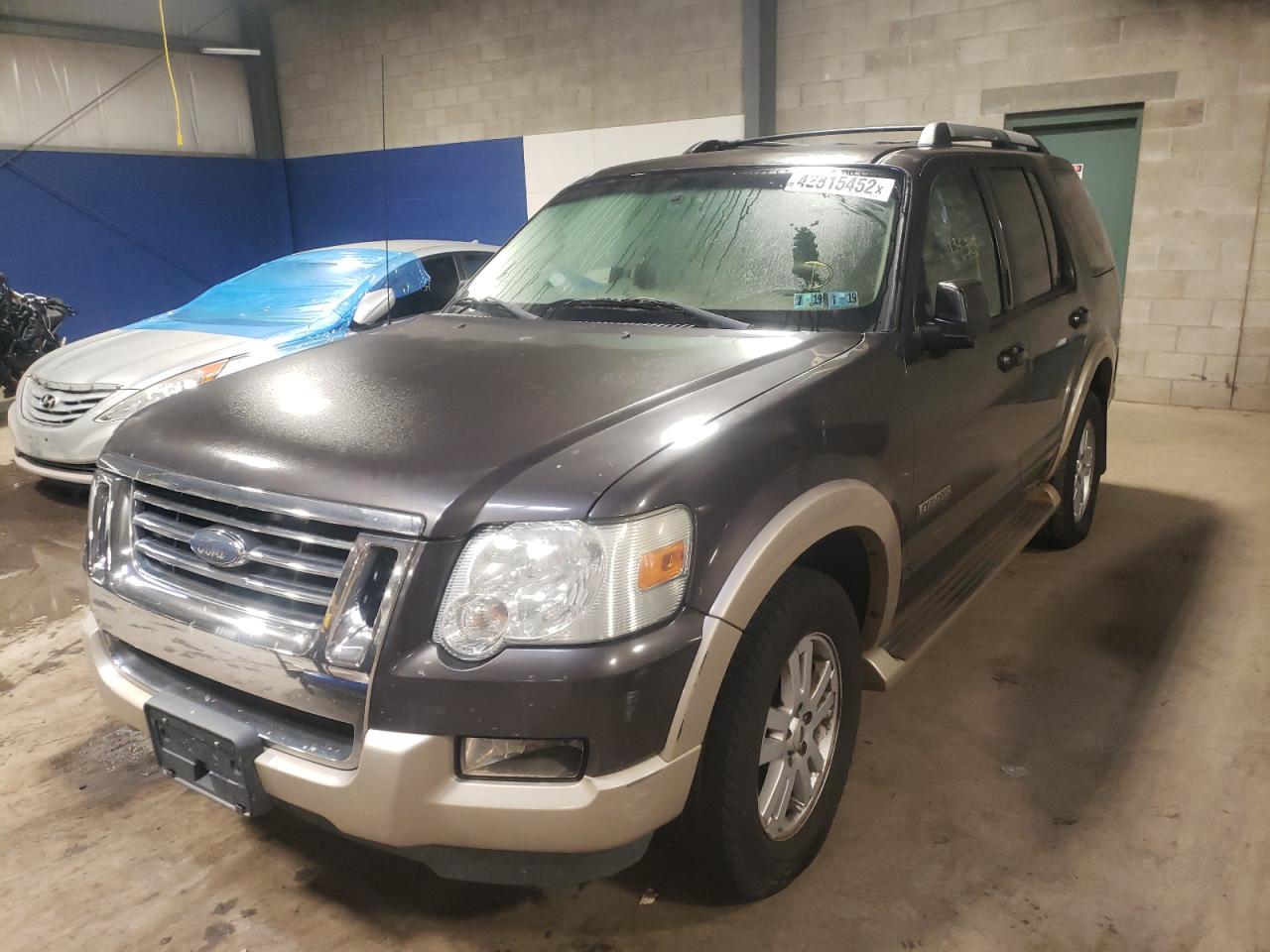 Photo 2 from auction – 2007 FORD EXPLORER E with VIN 1FMEU74E27UA55282