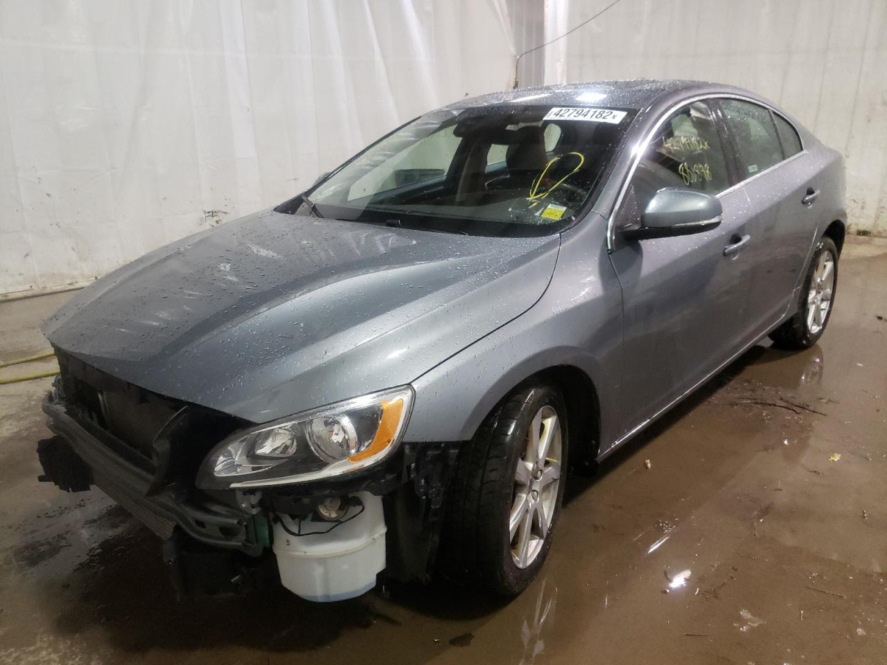 Photo 2 from auction – 2016 VOLVO S60 PREMIE with VIN YV1612TK7G2394945