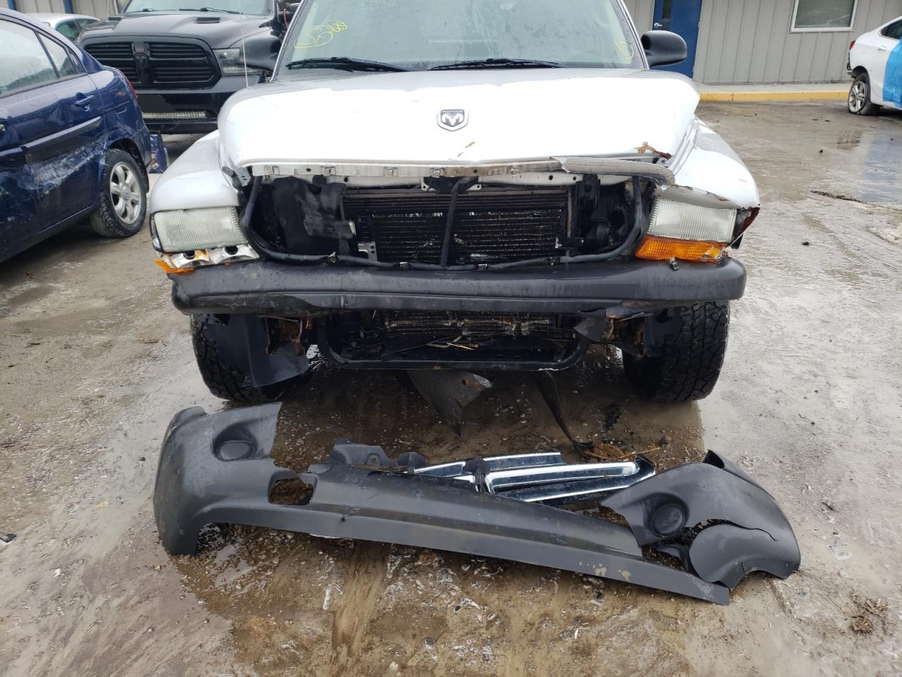 Photo 9 from auction – 2004 DODGE DAKOTA SXT with VIN 1D7FL16K34S558960