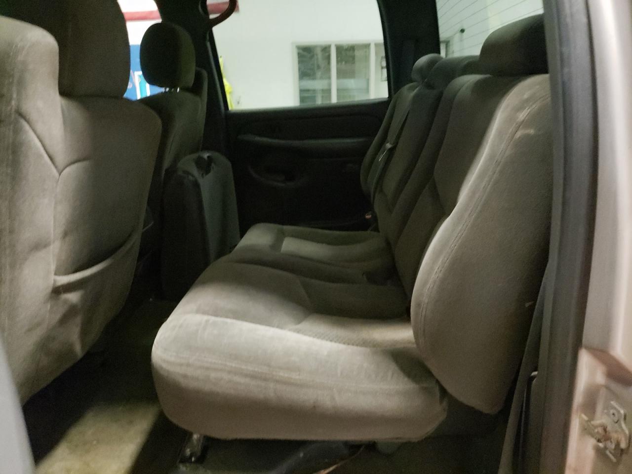 Photo 6 from auction – 2004 CHEVROLET SILVERADO with VIN 2GCEK13T241394624
