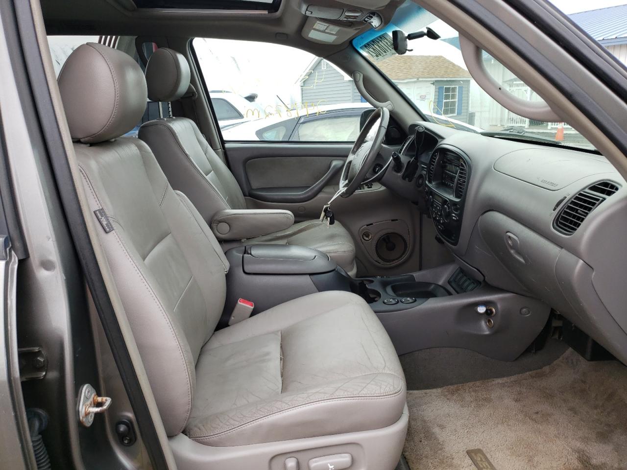 Photo 5 from auction – 2005 TOYOTA SEQUOIA SR with VIN 5TDBT44A95S245930