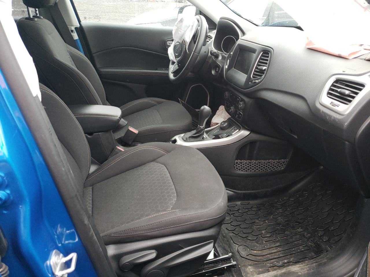 Photo 5 from auction – 2020 JEEP COMPASS SP with VIN 3C4NJDAB9LT107047