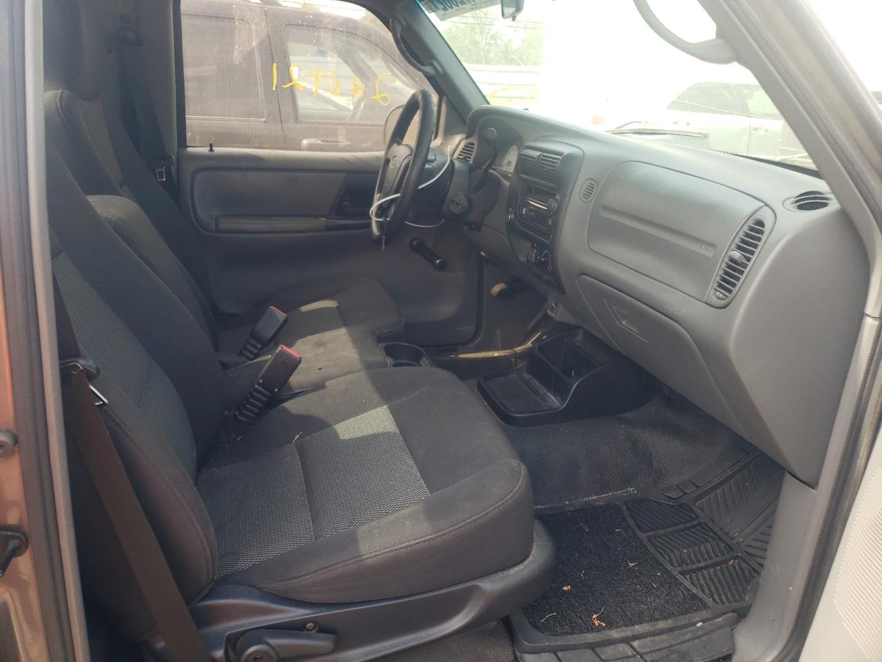 Photo 5 from auction – 2004 FORD RANGER with VIN 1FTYR10U04PA54526
