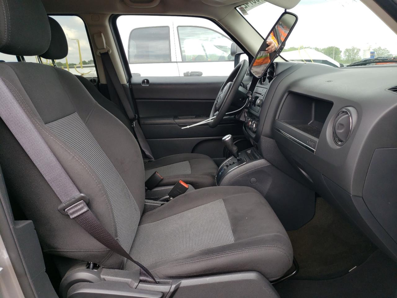 Photo 5 from auction – 2016 JEEP PATRIOT SP with VIN 1C4NJPBB5GD739295