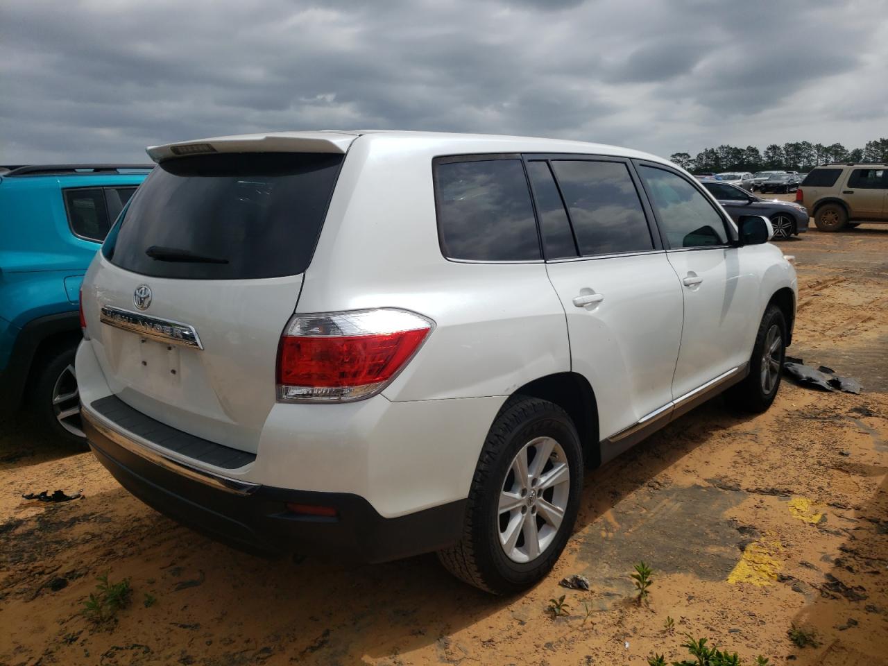 Photo 4 from auction – 2013 TOYOTA HIGHLANDER with VIN 5TDZA3EH7DS041703