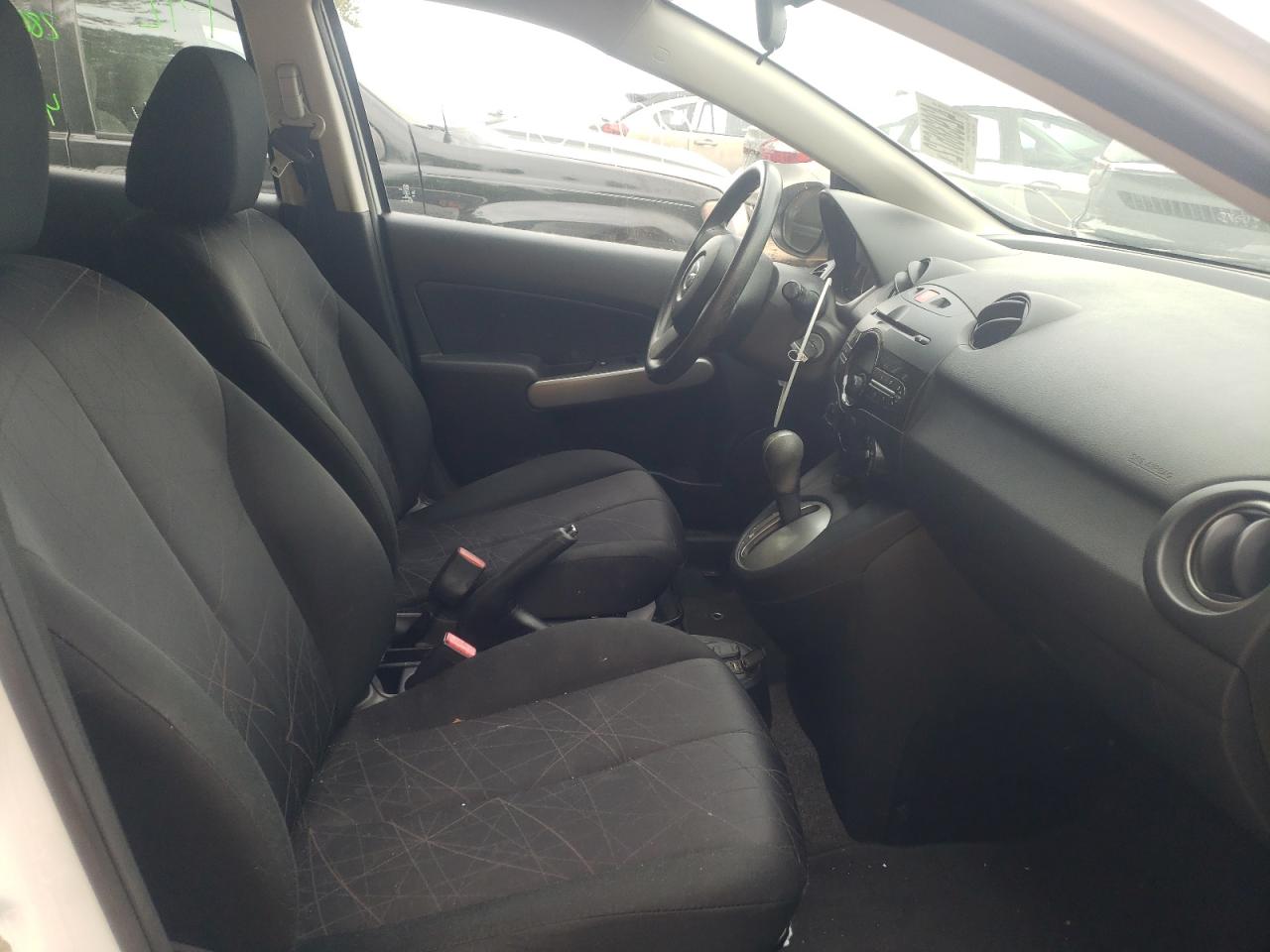 Photo 5 from auction – 2014 MAZDA MAZDA2 SPO with VIN JM1DE1KZ0E0182357