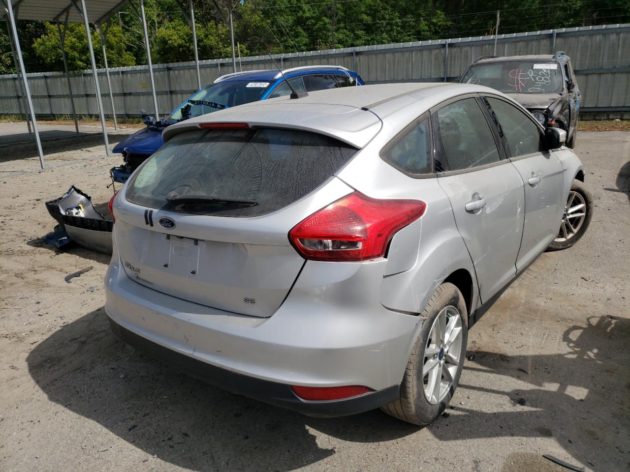 Photo 4 from auction – 2016 FORD FOCUS SE with VIN 1FADP3K20GL347937