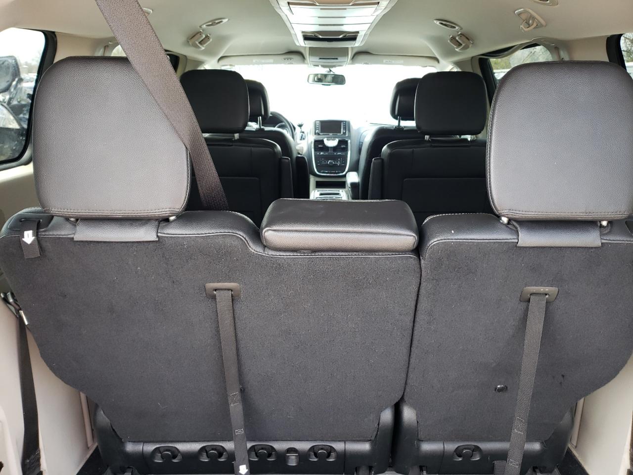 Photo 6 from auction – 2014 CHRYSLER TOWN & COU with VIN 2C4RC1BG8ER358071