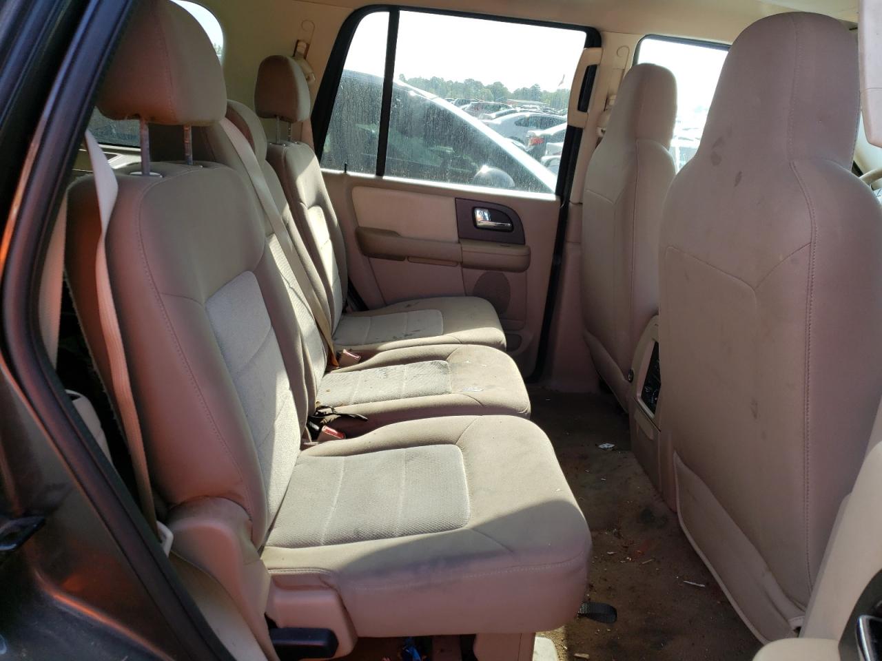 Photo 6 from auction – 2005 FORD EXPEDITION with VIN 1FMPU15515LA91522