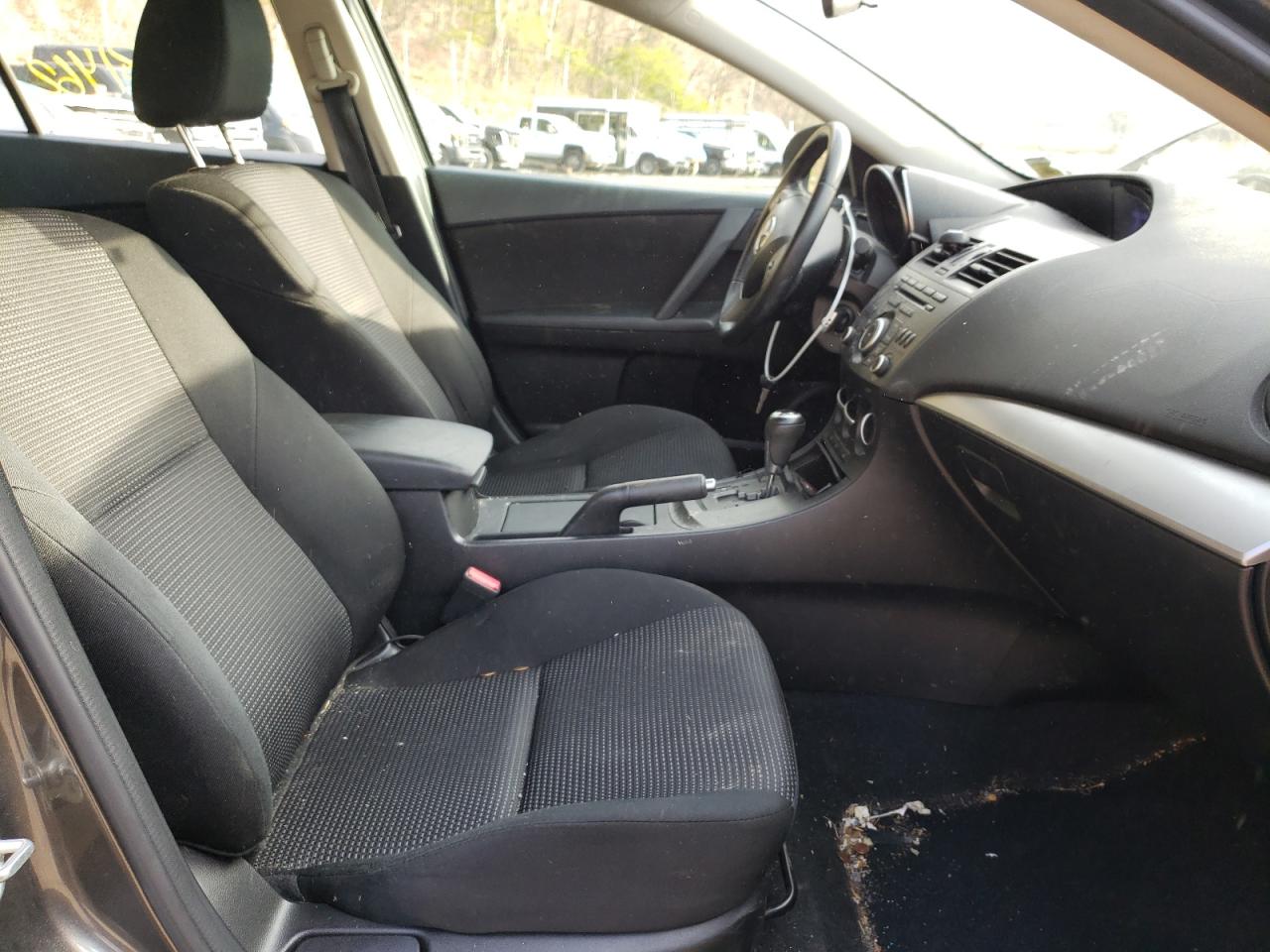 Photo 5 from auction – 2012 MAZDA 3 I with VIN JM1BL1V87C1699548