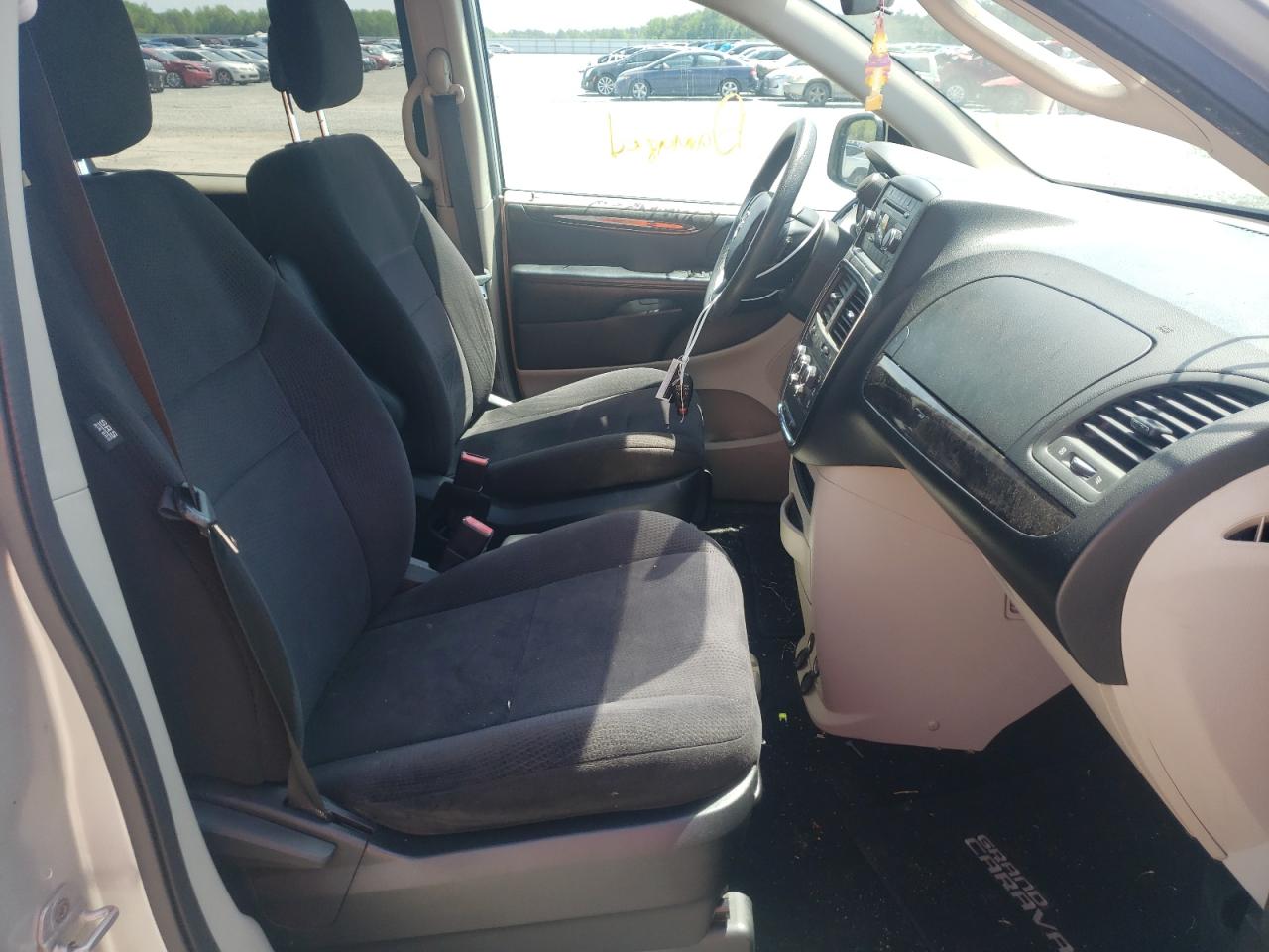 Photo 5 from auction – 2011 DODGE GRAND CARA with VIN 2D4RN3DG2BR637680