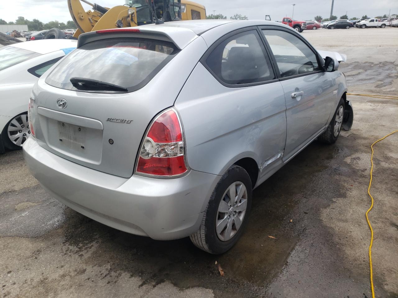 Photo 4 from auction – 2010 HYUNDAI ACCENT BLU with VIN KMHCM3AC5AU172199