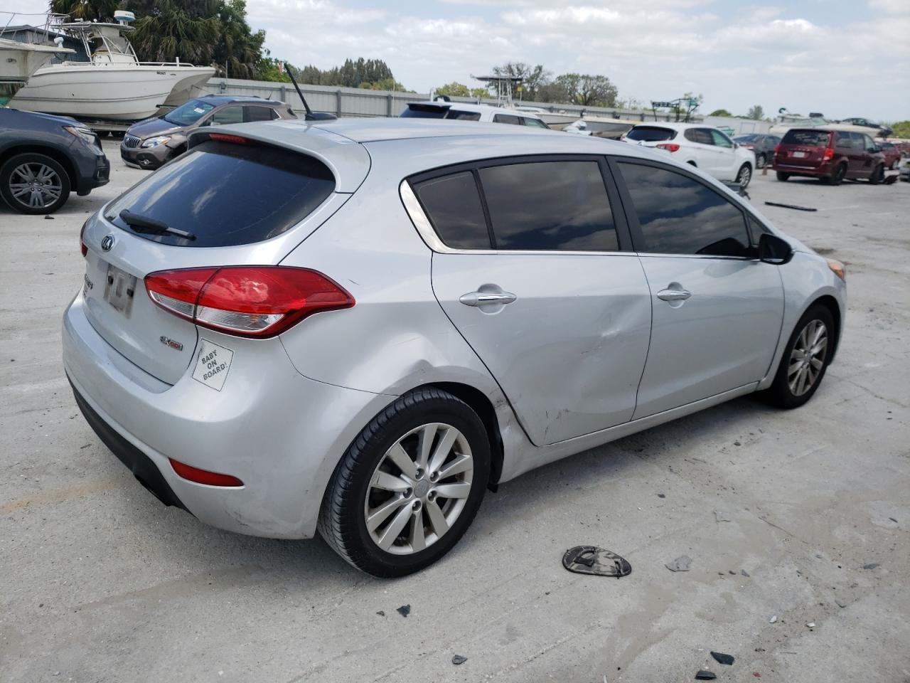 Photo 4 from auction – 2015 KIA FORTE EX with VIN KNAFX5A88F5324152