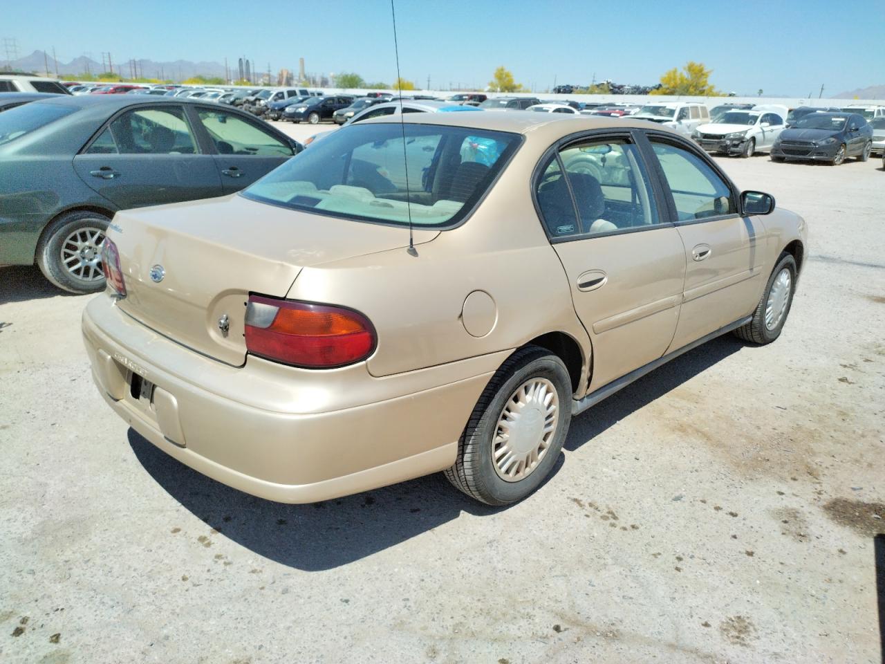 Photo 4 from auction – 2001 CHEVROLET MALIBU with VIN 1G1ND52J616236897