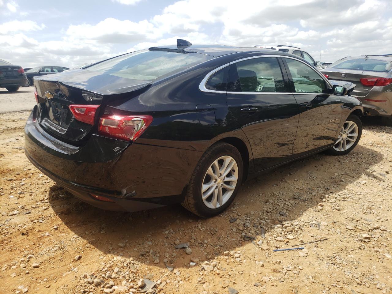Photo 4 from auction – 2018 CHEVROLET MALIBU LT with VIN 1G1ZD5ST5JF237722