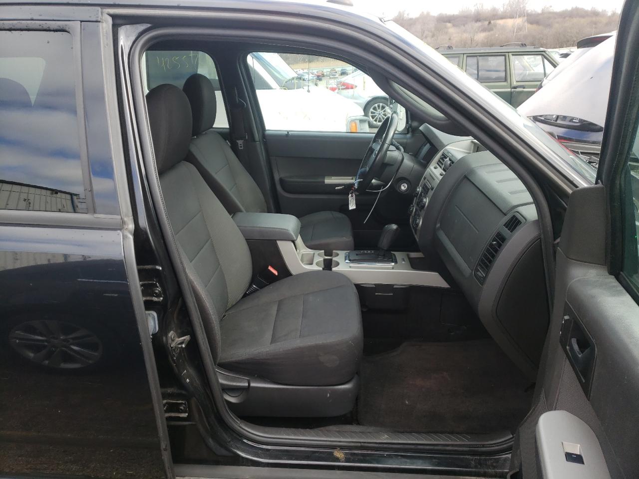 Photo 5 from auction – 2011 FORD ESCAPE XLT with VIN 1FMCU0D75BKB32733