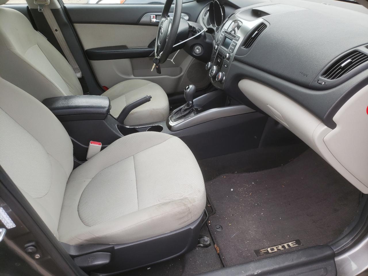 Photo 5 from auction – 2013 KIA FORTE EX with VIN KNAFU4A20D5715713