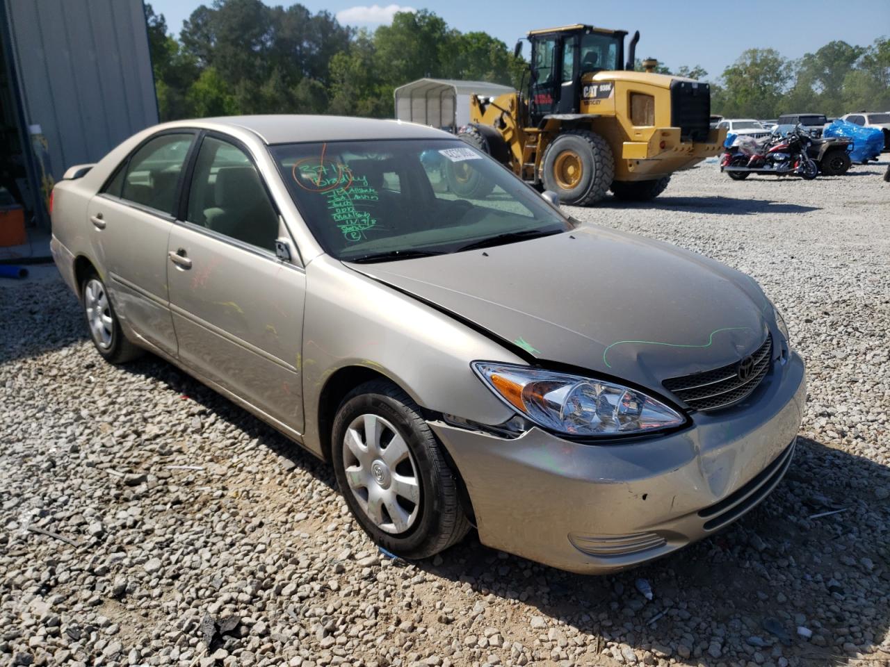 TOYOTA CAMRY LE 2002 with VIN 4T1BE32K12U607770 - Photo from auction