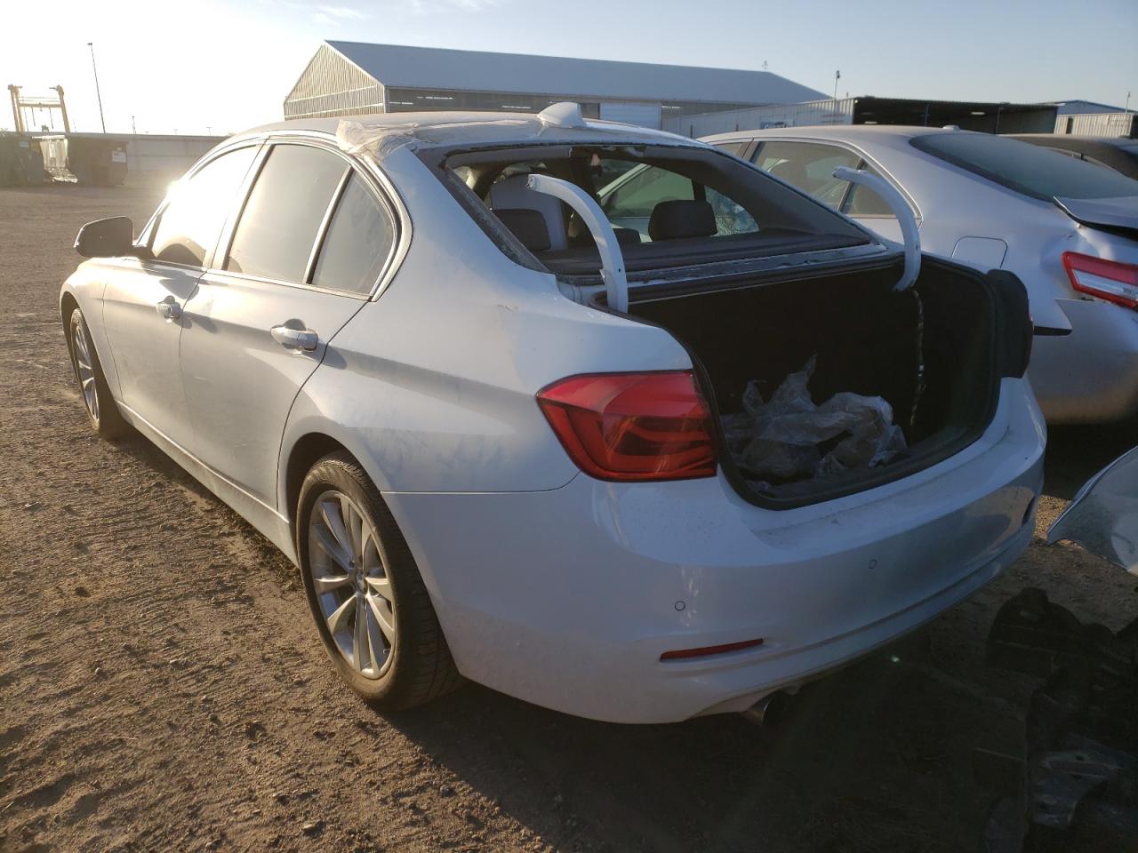 Photo 3 from auction – 2017 BMW 320 XI with VIN WBA8E5G52HNU42079
