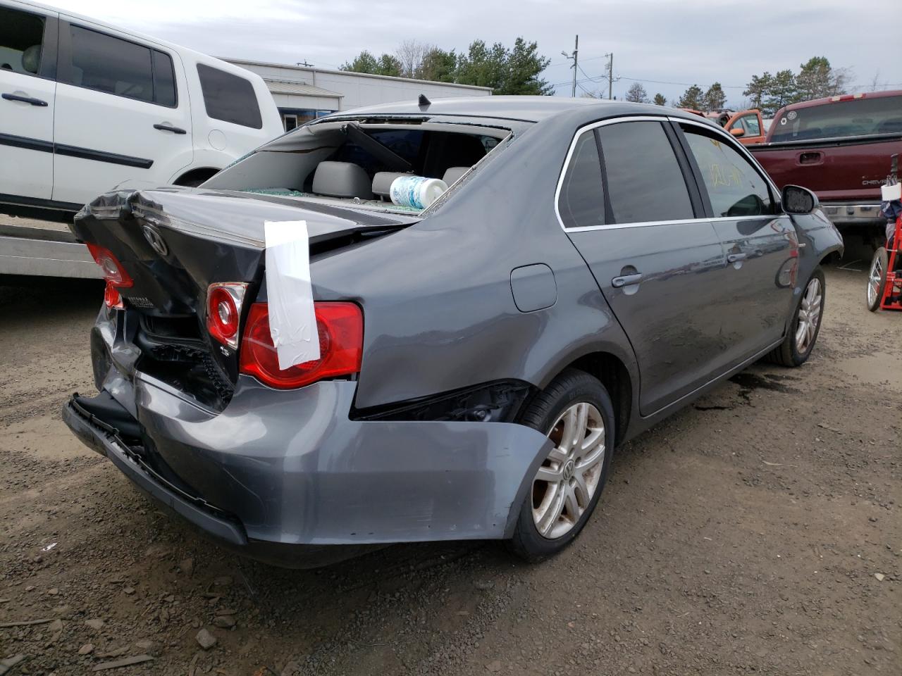 Photo 4 from auction – 2007 VOLKSWAGEN JETTA WOLF with VIN 3VWEF71KX7M065214