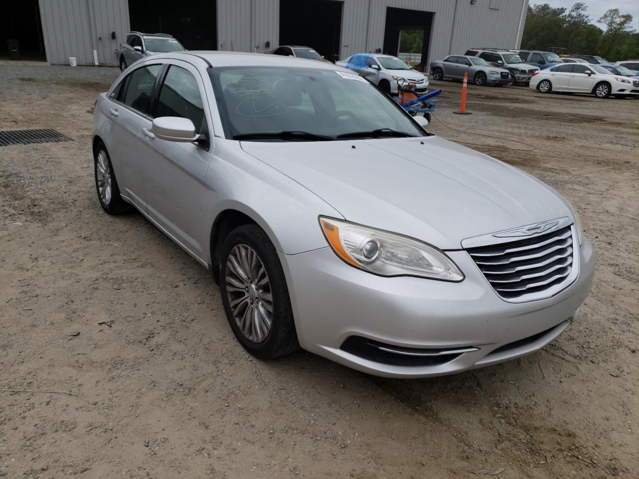 CHRYSLER 200 LX 2012 with VIN 1C3CCBABXCN262281 - Photo from auction