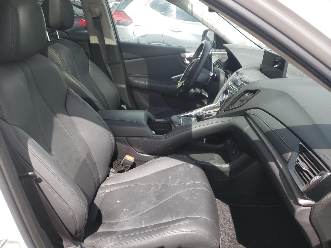 Photo 5 from auction – 2021 ACURA RDX with VIN 5J8TC2H37ML001831