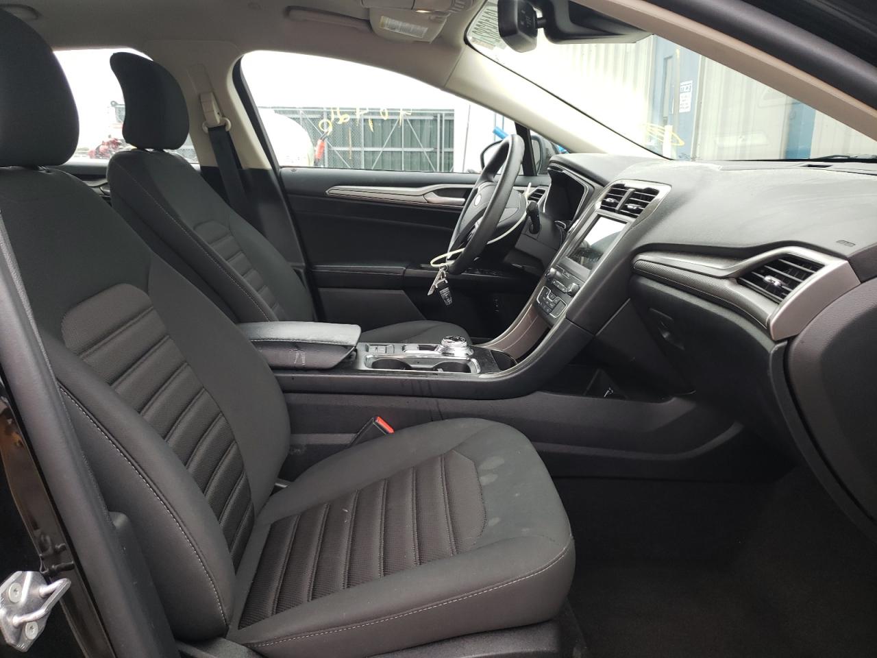Photo 5 from auction – 2019 FORD FUSION SE with VIN 3FA6P0LU6KR154760