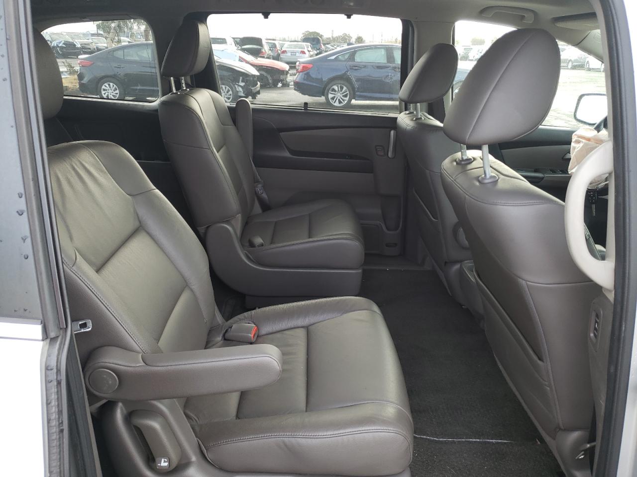 Photo 6 from auction – 2013 HONDA ODYSSEY EX with VIN 5FNRL5H6XDB021059